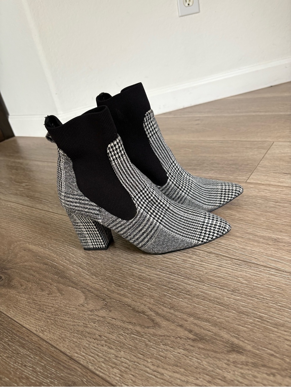 Steve Madden Black and White Houndstooth Sock Ankle Booties - Picture 11 of 12